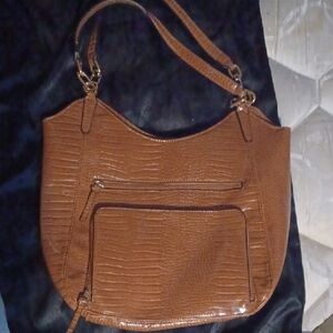 Source Unknown Tan Crocodile-Embossed Shoulder Bag